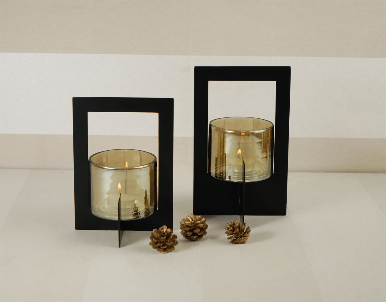 Set of 2 Tea-Light Hurricane with Handle(Black)