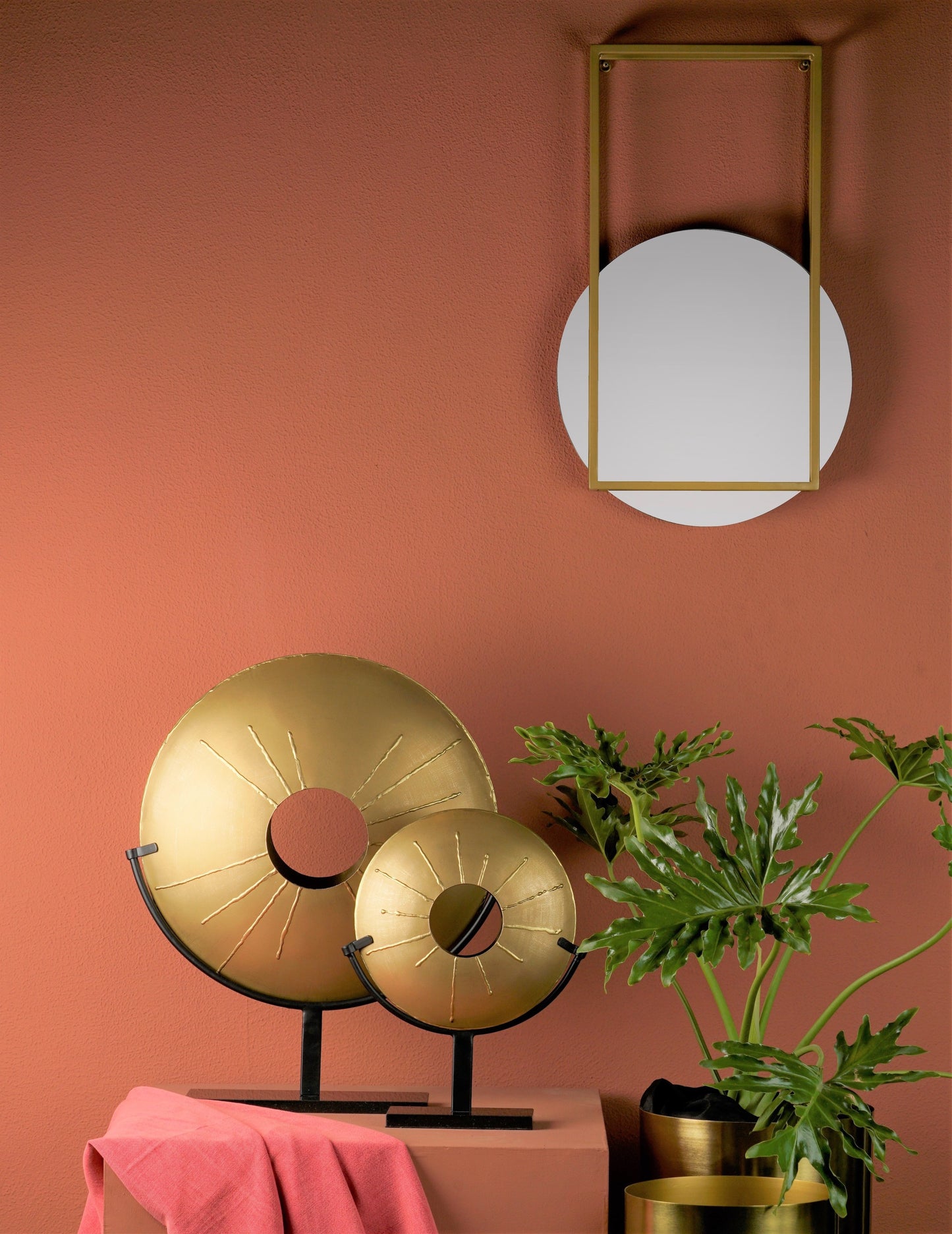 Modern Wall Mirror (Gold)