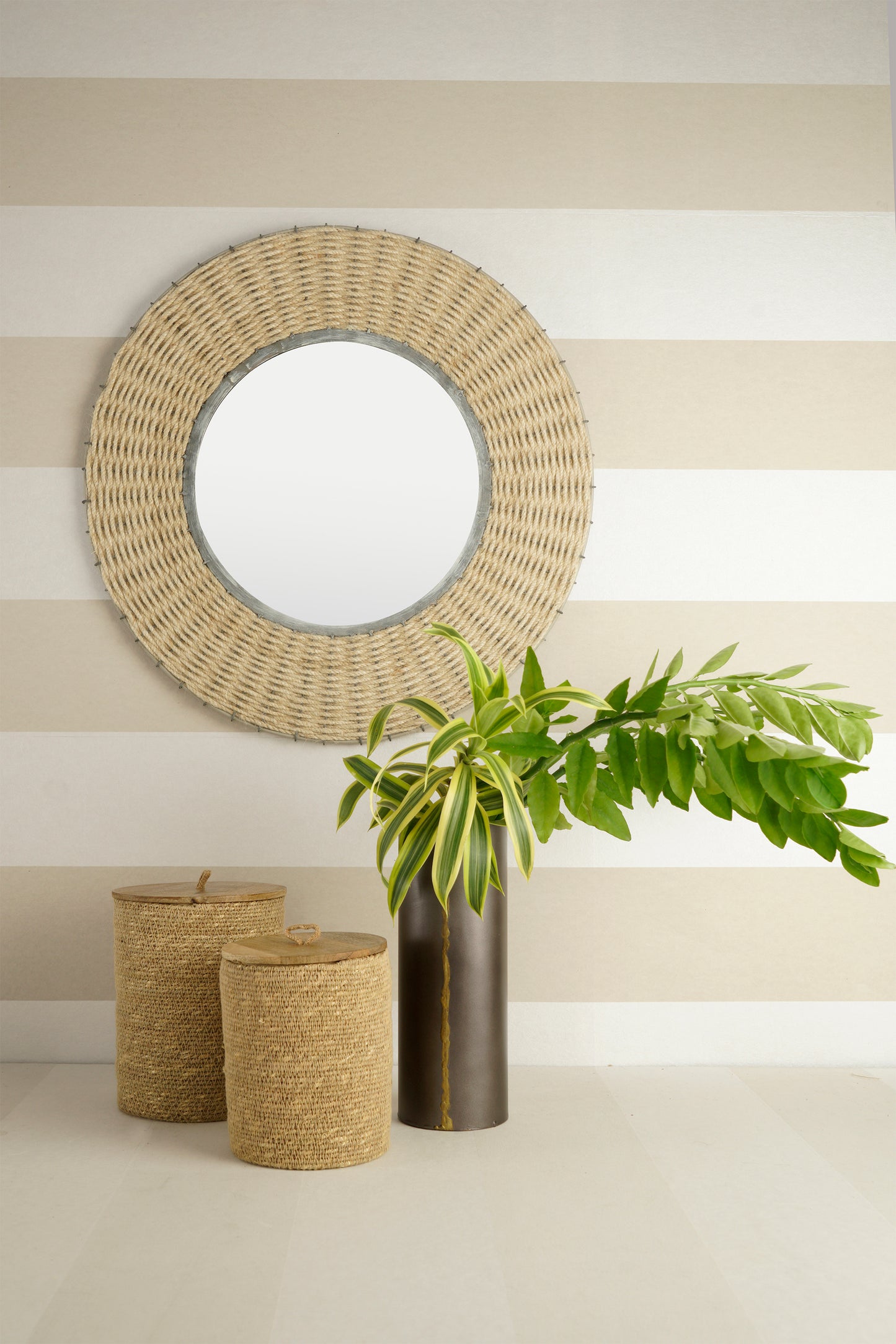 Round Mirror With Jute