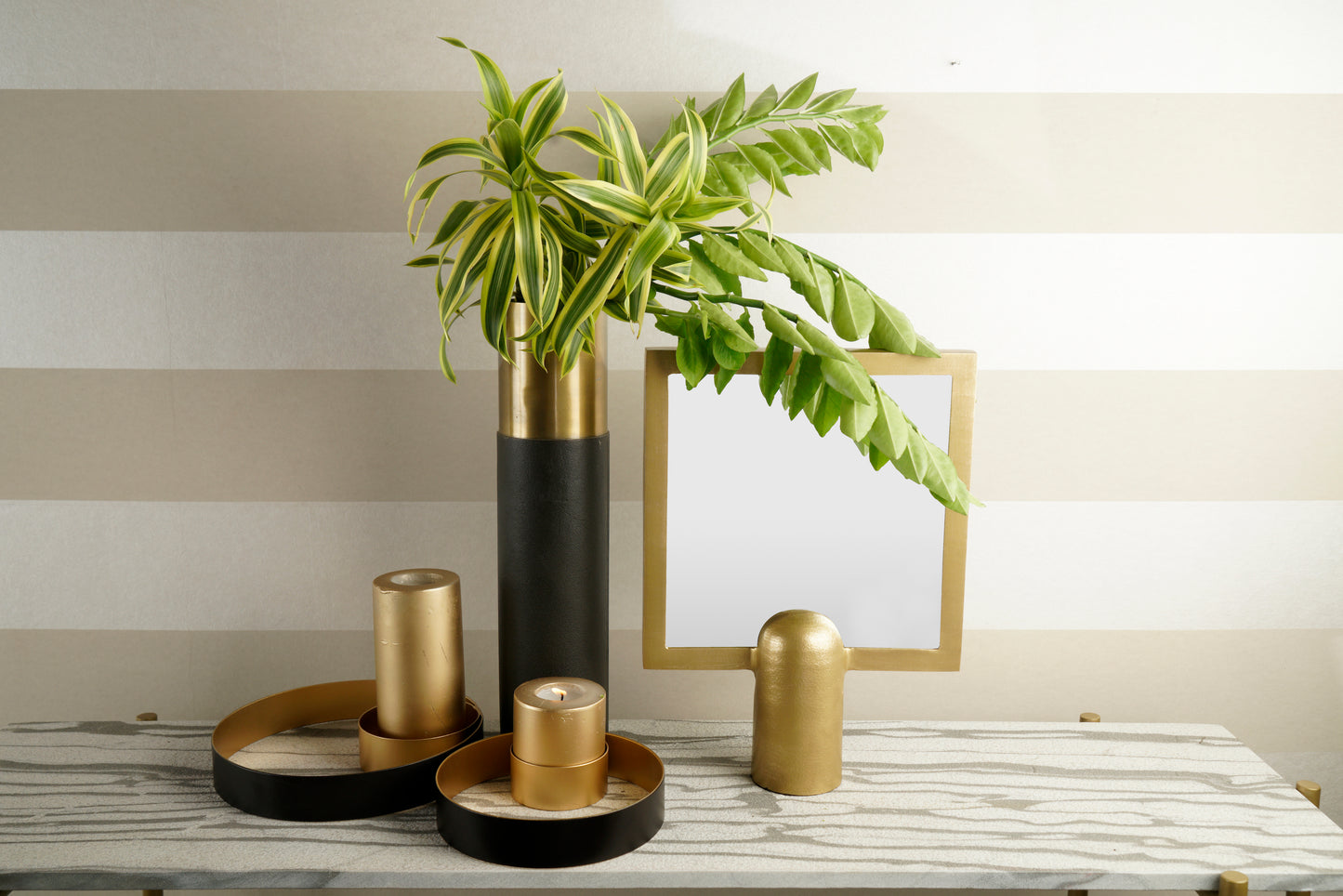 Pedestal Square Mirror (Gold)